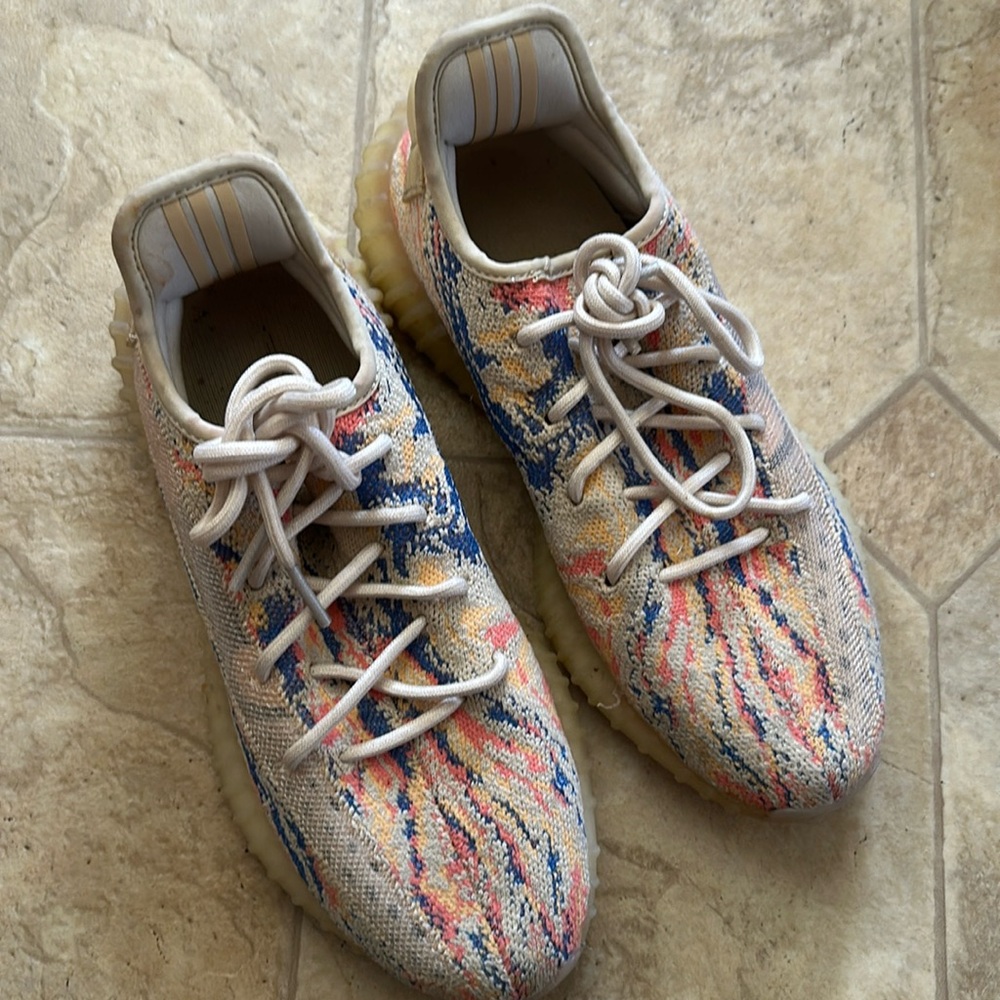 Yeezy Shoes